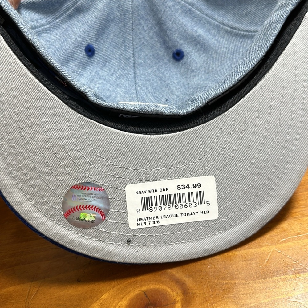 New era hat - Picture 7 of 7